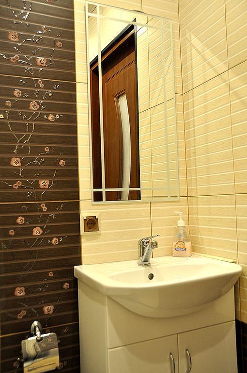 Apartments Lesi Ukrainki 25 Lviv Buitenkant foto